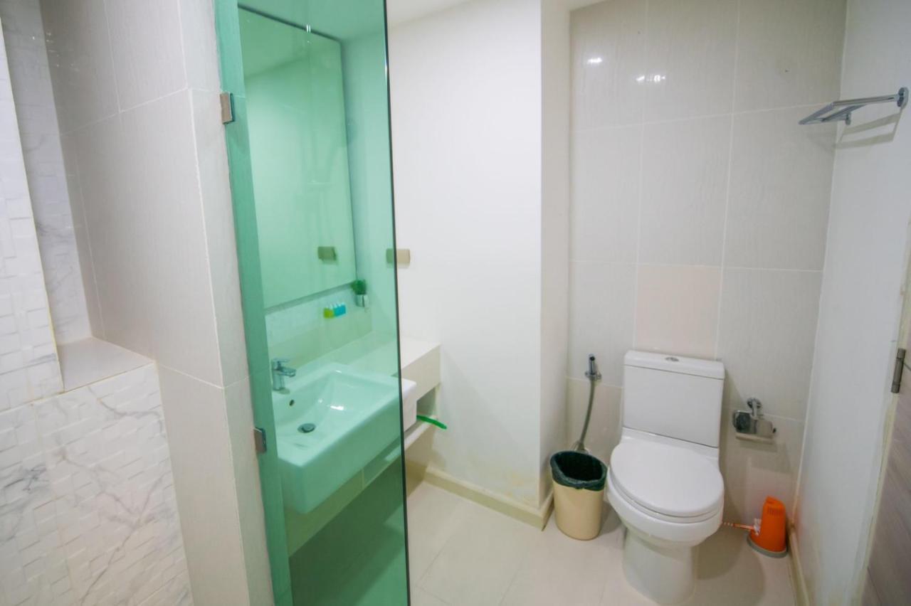 Seven Seas Pattaya Poolside Room ห้องติดสระ Джомтьен Экстерьер фото